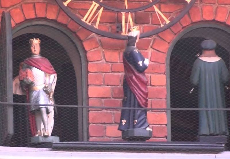 Kraków zegar Collegium Maius - postacie które wychodzą z wieży