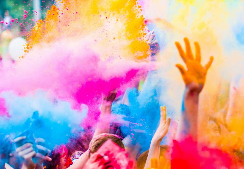 Święto kolorów Holi dla dzieci