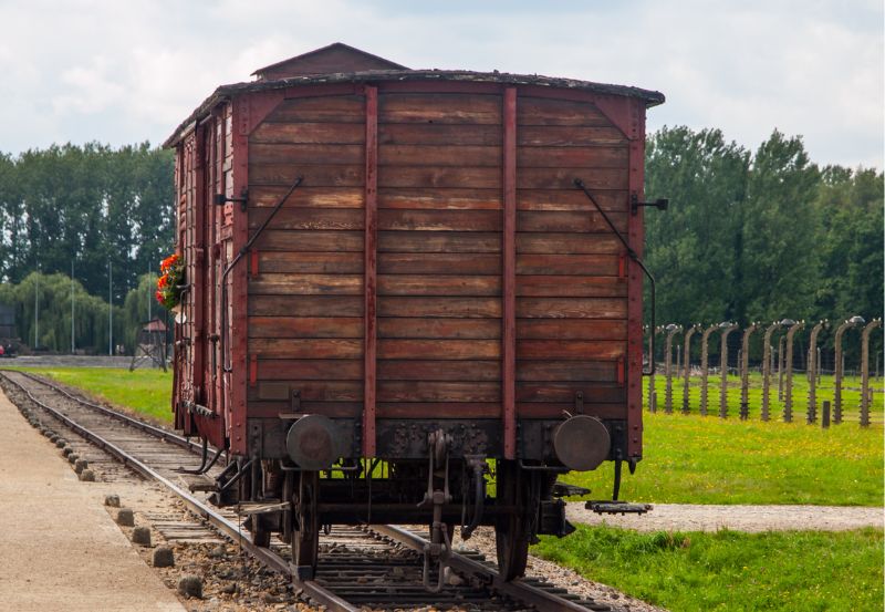 Transport więźniów do obozu koncentracyjnego