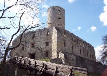 Zamek Lipowiec w Babicach