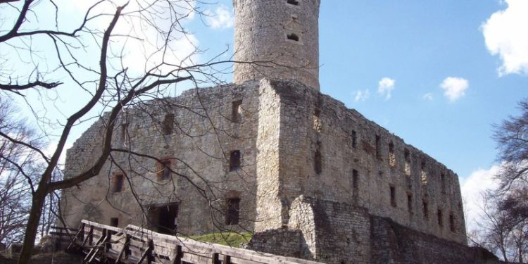Zamek Lipowiec w Babicach