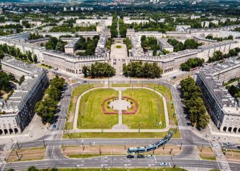 Nowa Huta w Krakowie [przewodnik po atrakcjach, zabytkach i miejscach]!