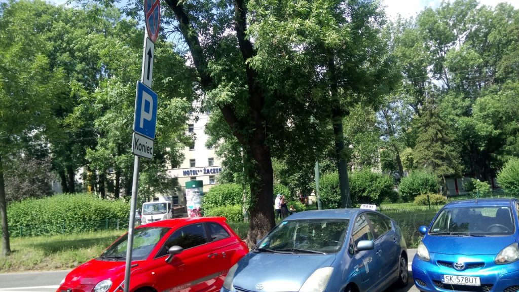 Parkowanie przy Błoniach w Krakowie