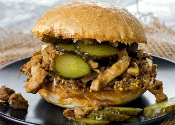 Czym jest maczanka Krakowska? Pierwszy polski street food. Historia, informacje, przepis