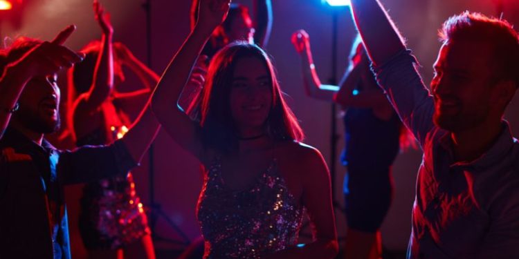 Gdzie na dyskotekę w Krakowie? Sprawdź polecane kluby na imprezowej mapie Krakowa!