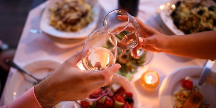 Gdzie na kolacje w Krakowie? Sprawdź gdzie można dobrze i tanio zjeść!