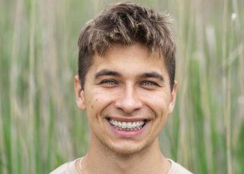 Kim jest Karol Friz Wiśniewski? Kariera, partnerka, biznesy i ciekawostki!