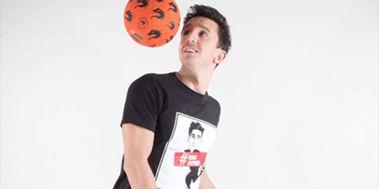 Krzysztof Golonka – „Trenuj z Krzychem”, czyli piłkarski freestyle