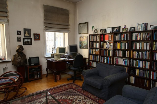 Na zdjęciu znajduje się mieszkanie Czesława Miłosza w Krakowie