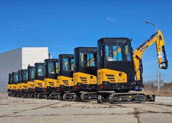 Ranking minikoparek w 2025 - którą koparkę wybrać?