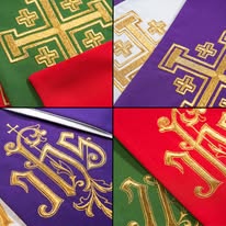 Ornaty na Boże Narodzenie: Blask i Symbolika