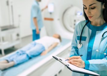 Rezonans magnetyczny w Krakowie