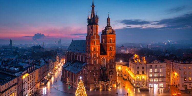 Sezonowe zapotrzebowanie na pracowników: Jak agencja pracy tymczasowej rozwiązuje ten problem?