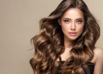 Serum na porost włosów - co to za kosmetyk?