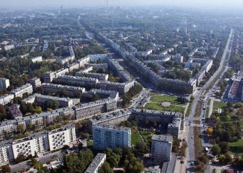 Dlaczego warto odwiedzić Nową Hutę zimą? [felieton]