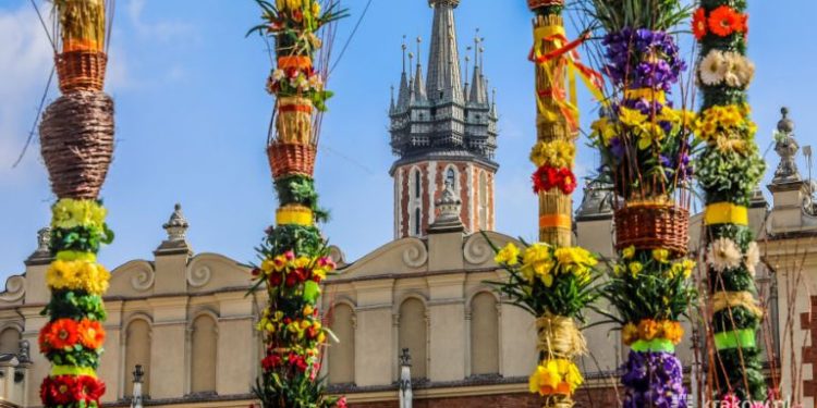 Jarmark Wielkanocny 2026 w Krakowie. Rynek znów pachnie świętami, rękodziełem i maczanką