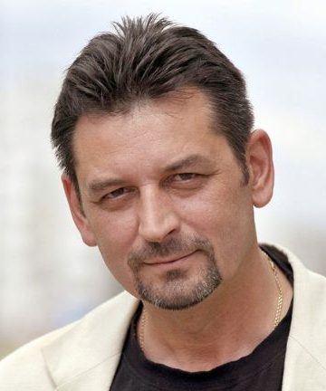 Artur Dziurman – filmografia i nie tylko. Kim jest aktor znany z „Rojst” i Teatru Bagatela?
