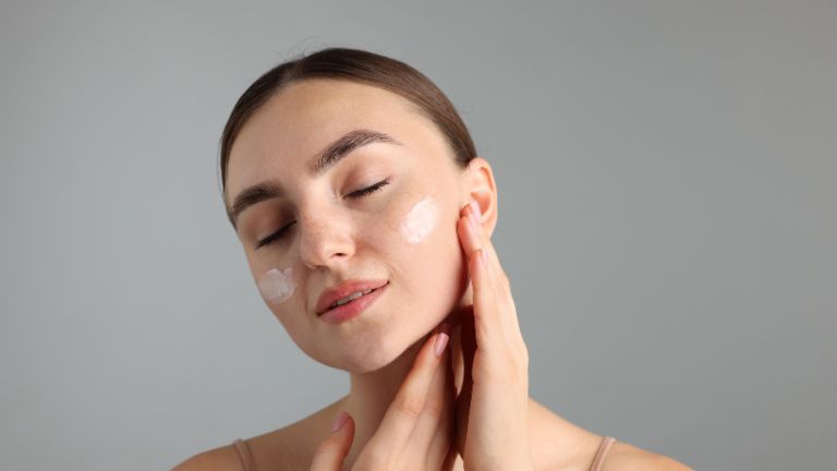 Pielęgnacja twarzy na wiosnę