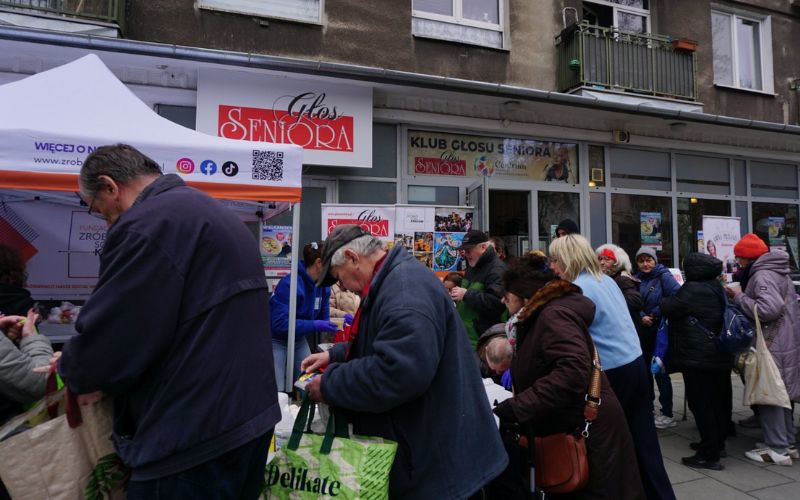 Wielkanocny żurek dla seniorów w Krakowie