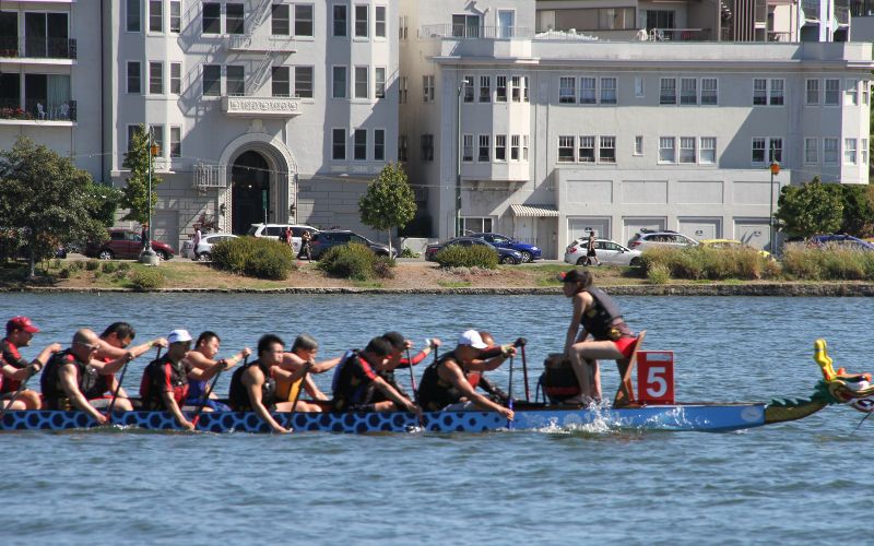 Wyścigi smoczych łodzi w Krakowie