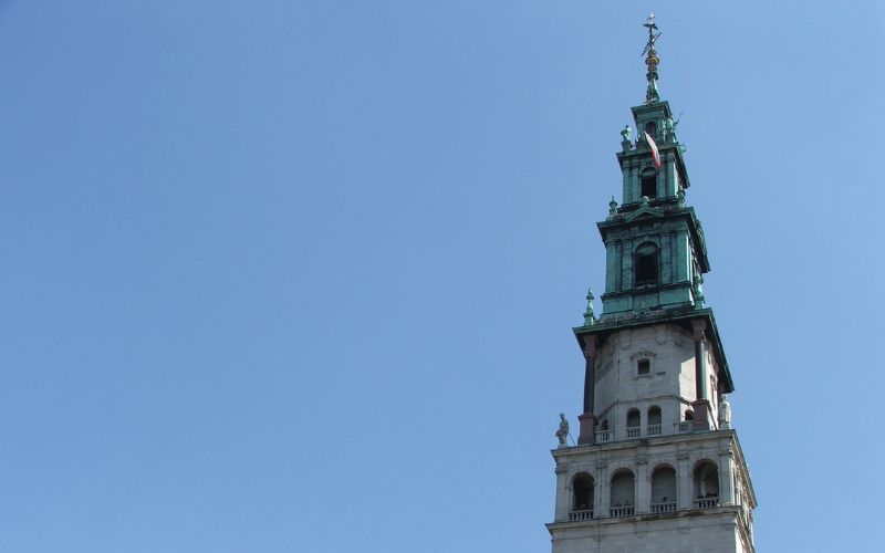 Zdjęcie przedstawia budynek na Jasnej Górze w Częstochowie