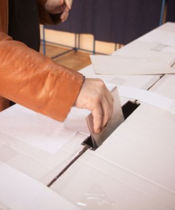 Według exit poll Aleksander Miszalski i Rada Miasta Krakowa zostali odwołani. Oficjalne wyniki referendum poznamy w poniedziałek.
