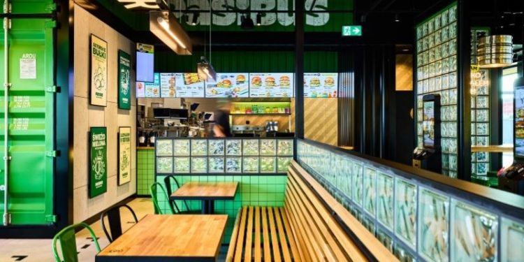 Burger w croissancie Pasibus wprowadza limitowane „krosanty” na lato