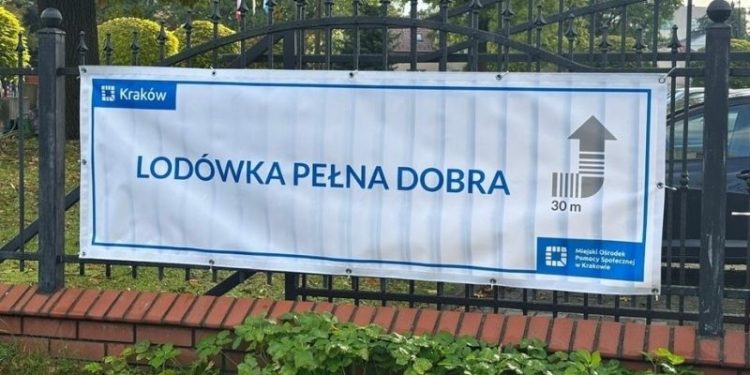 Kraków rozwija sieć lodówek społecznych. Nowe punkty pomocy już działają