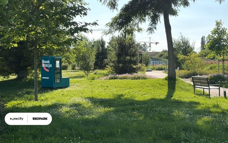 Książki, które łączą sąsiadów. EKOPARK uruchamia Bookstacje na swoich osiedlach