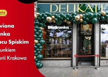 Odnowiona Biedronka w Pałacu Spiskim. Sklep przy Rynku Głównym znów otwarty