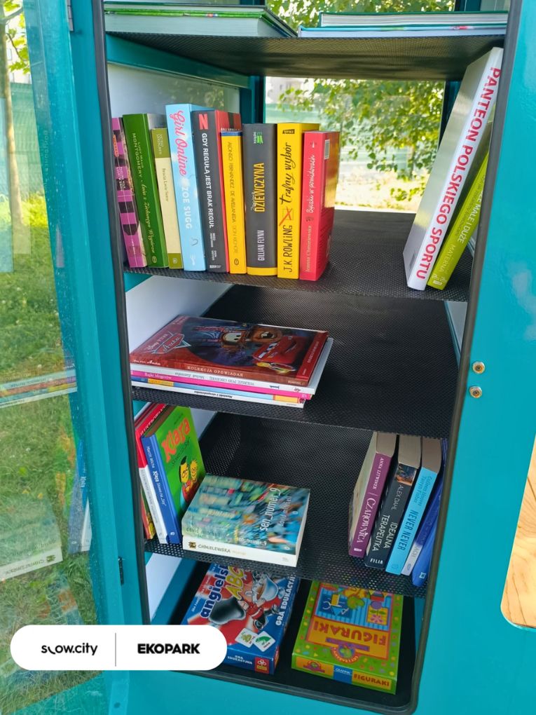 Biblioteczka / czytelnia na osiedlu Slowcity od Ekopark