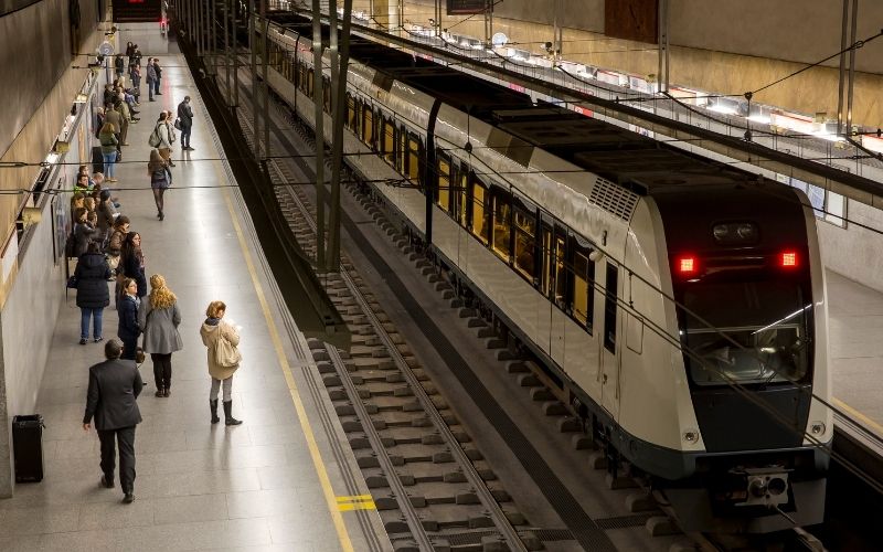 Kraków zabezpieczył 188 mln zł na przygotowanie metra. Ruszył ważny przetarg
