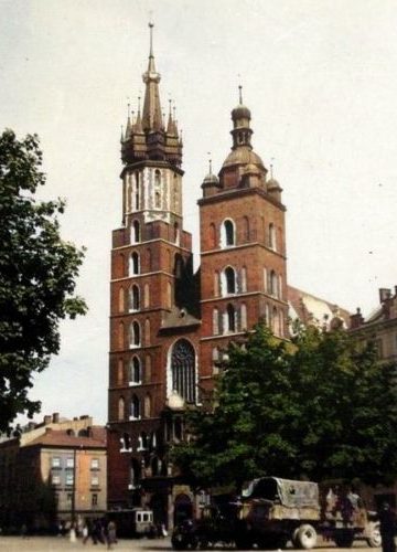 Drzewa na Rynku Głównym coraz bliżej. Kraków ma pozwolenie na budowę