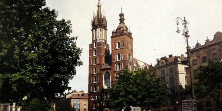 Drzewa na Rynku Głównym coraz bliżej. Kraków ma pozwolenie na budowę