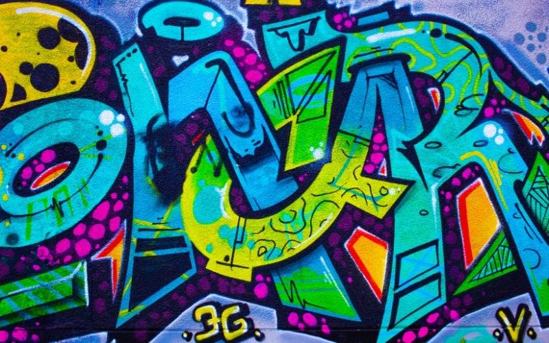 Kraków dopłaci do czystych elewacji. Właściciele zabytków mogą usunąć graffiti z miejskim wsparciem