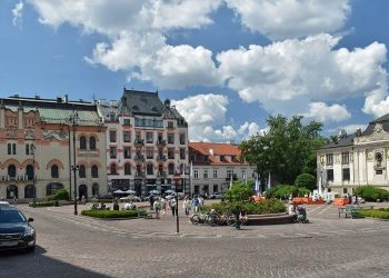 Kraków ogłosił konkurs ofert. Plac Szczepański może zamienić się w świąteczną strefę dla dzieci.