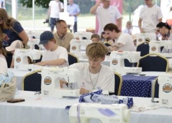 Pół tysiąca powodów do radości. Poszewki z akcji Uszyj Jasia na Złocieniu trafiły do krakowskich szpitali