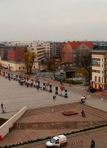 Betonowy plac pod Wawelem czeka metamorfoza. Kraków rozpoczął prace nad nowym planem