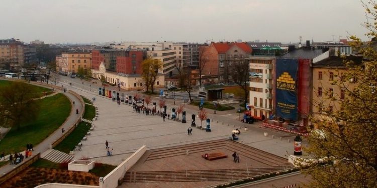 Betonowy plac pod Wawelem czeka metamorfoza. Kraków rozpoczął prace nad nowym planem
