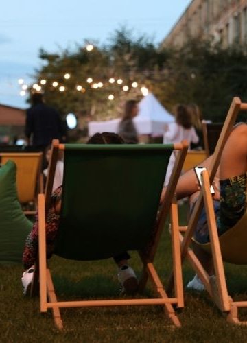 Kino plenerowe w Dzielnicy XI w Krakowie. Trzy seanse pod gwiazdami