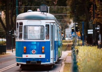 Koniec wakacji i duże zmiany w komunikacji miejskiej w Krakowie. Nowe trasy i częstsze kursy