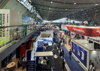 Współpraca z międzynarodowym builderem stoisk: jak wygląda proces od A do Z