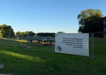 Archeolodzy znów kopią na Wawelu. Szukają śladów najstarszej historii wzgórza
