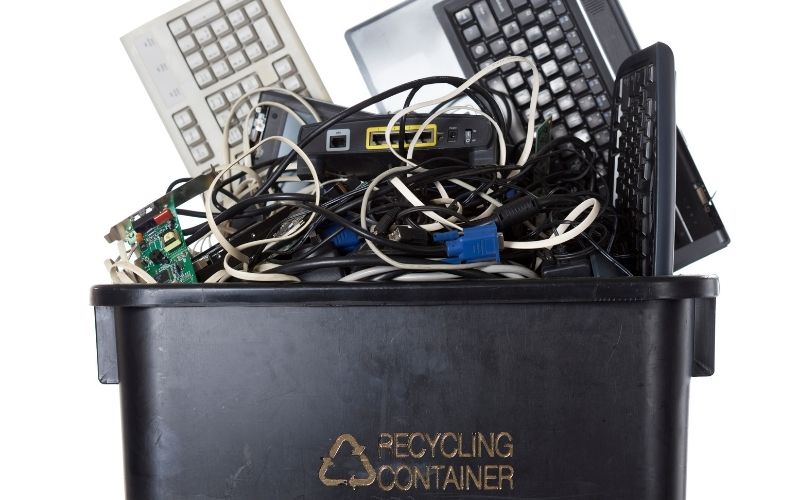 Gdzie oddać elektrośmieci w Krakowie? Sprawdź najważniejsze miejsca i zasady