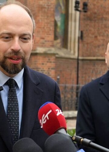 Jan Hoffman rezygnuje z walki o prezydenturę Krakowa. Poparł Łukasza Gibałę