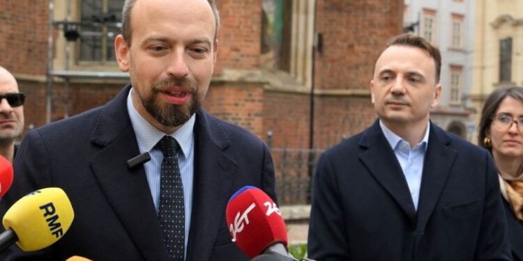 Jan Hoffman rezygnuje z walki o prezydenturę Krakowa. Poparł Łukasza Gibałę