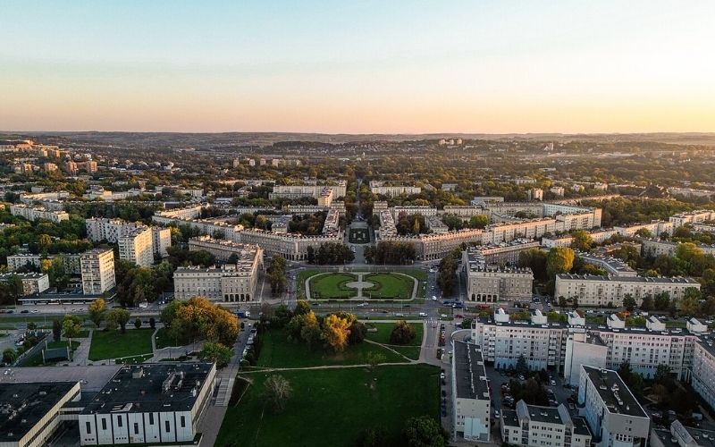 9. Nowa Huta. Dużo zieleni i osiedla z charakterem