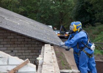 Bezpłatne usuwanie azbestu w Krakowie. Rusza nabór wniosków dla mieszkańców