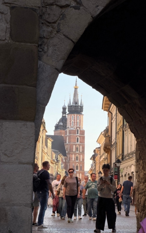 Gibała zmienia krakowski magistrat. Sześć departamentów do likwidacji, milionowe oszczędności