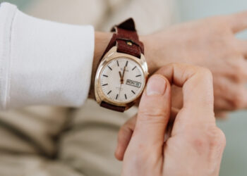 Kiedy zmieniamy czas na zimowy w 2026 roku? Tej nocy pośpimy godzinę dłużej